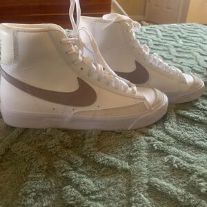Nike Kids White and Gray Sneakers
